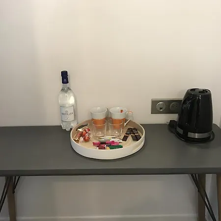 ゲストハウス House With ボルドー
