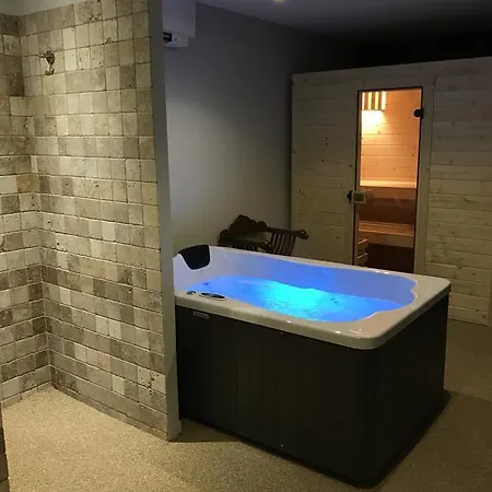 Love House With Spa 3* Бордо